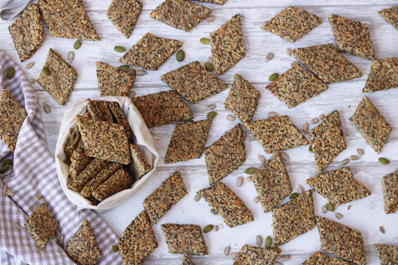 Crackers de semillas caseros y saludables (sin harina)