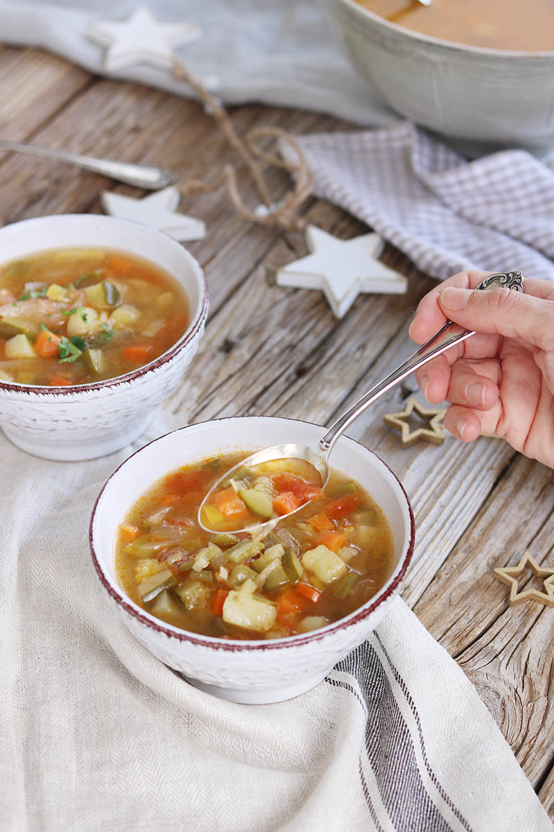 Cómo hacer una deliciosa sopa de verduras fácil y llena de sabor | Hoy  Comemos Sano