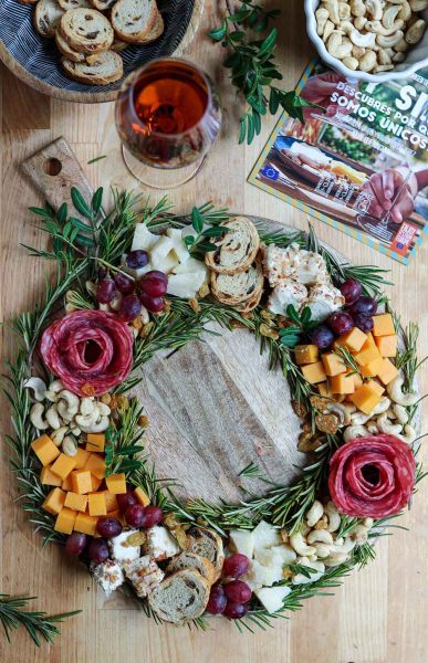 tabla de aperitivo, ideas tabla de aperitivo, como hacer una tabla de aperitivo bonita, como hacer una tabla de quesos, tabla de embutidos bonita, tabla de quesos navidad, ideas originales aperitivo, recetas de navidad,